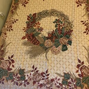Floral Wreath Tapestry Throw Blanket